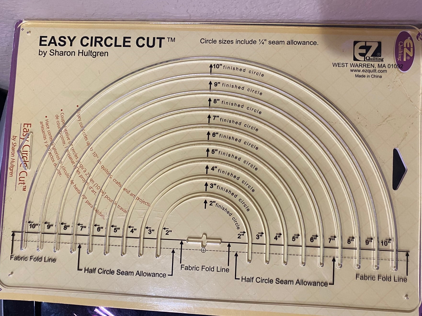 Echo quilting is easy with the handy Komfort KUT Slash-N-Circle Ruler